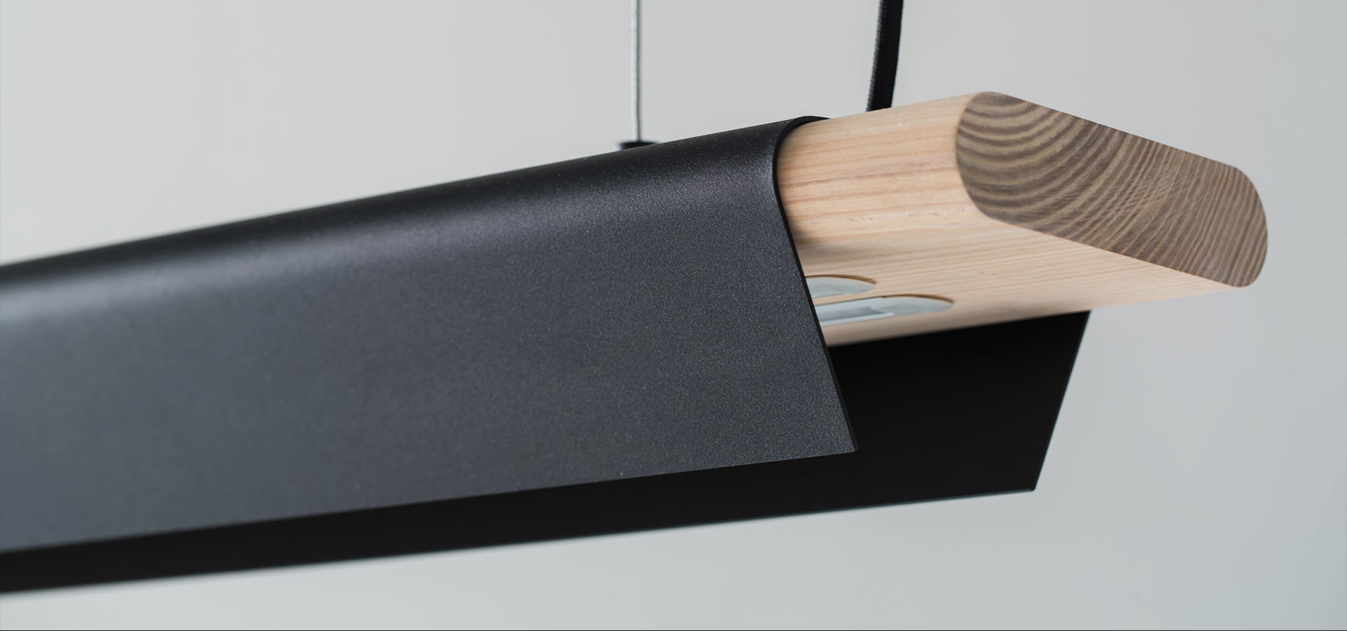 Processo criativo de design com materiais, protótipos e desenvolvimento de produto